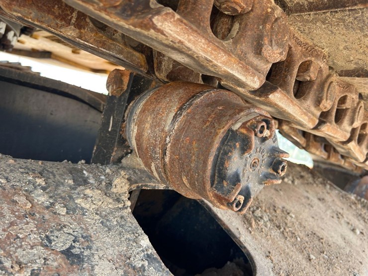 caterpillar-325fl-image-12