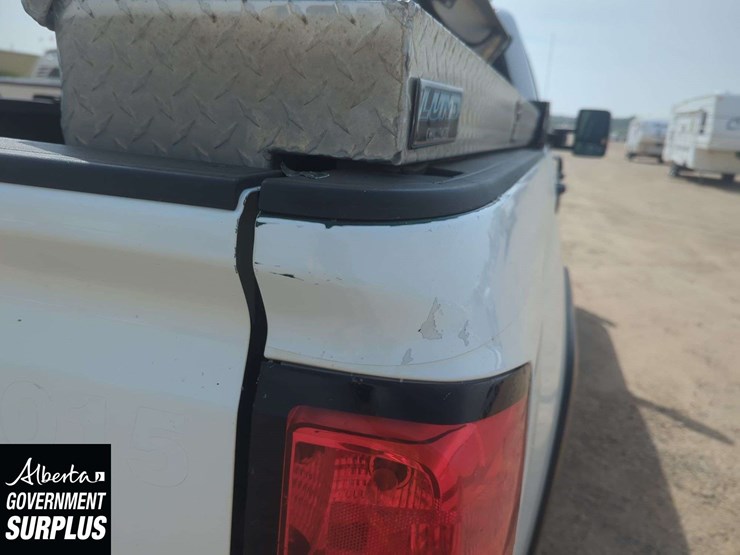 2015-chevrolet-silverado-2500hd-image-28