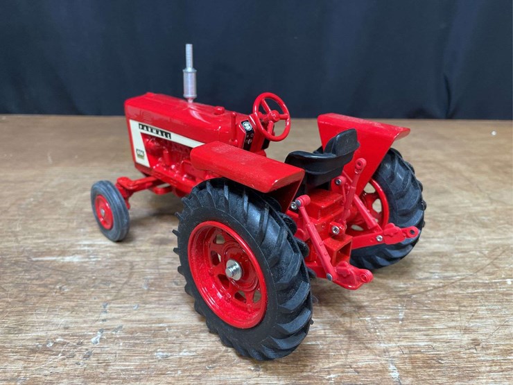 1/16-farmall-656-1996-ontario-nib-sm-image-4