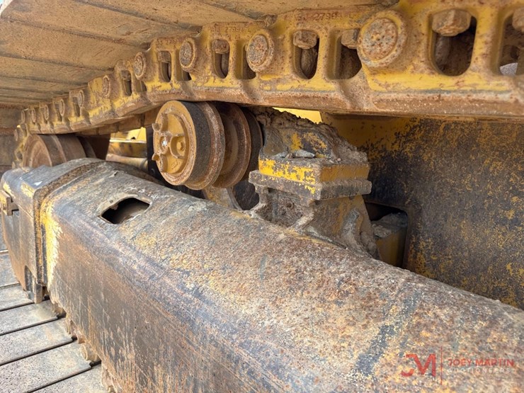 2010-deere-850j-image-8