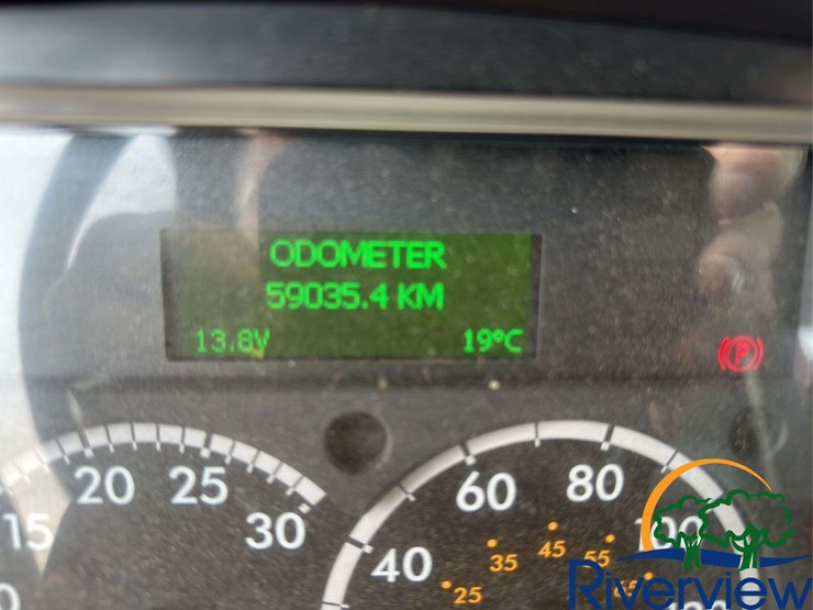 2017-freightliner-114sd-image-22