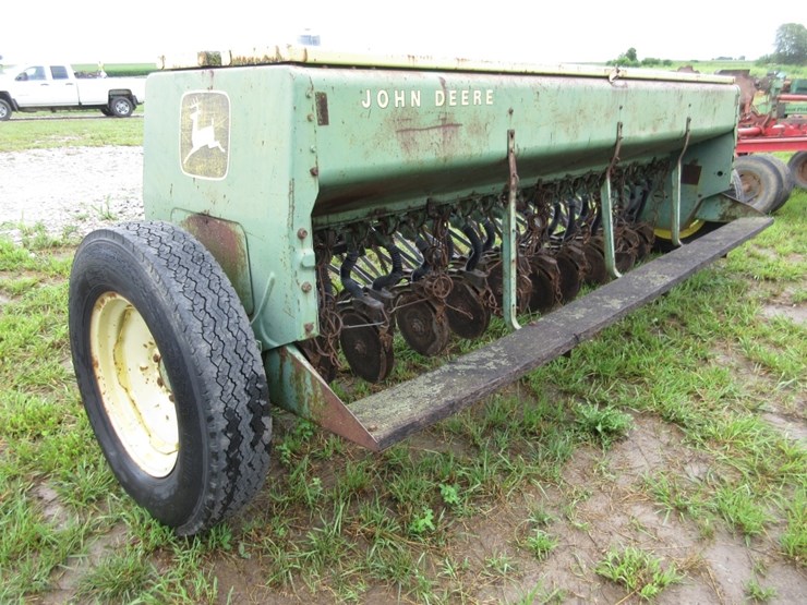 john-deere-12-image-2