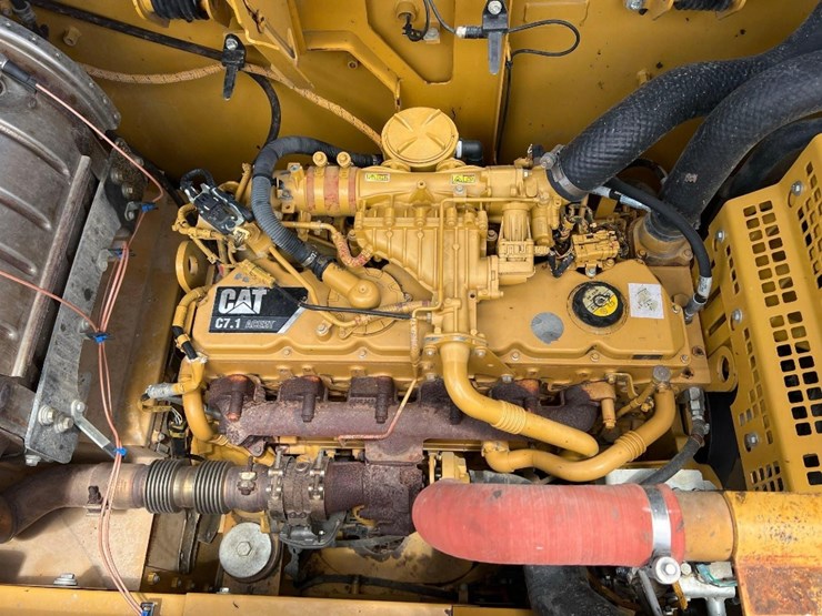 2015-caterpillar-326fl-image-22