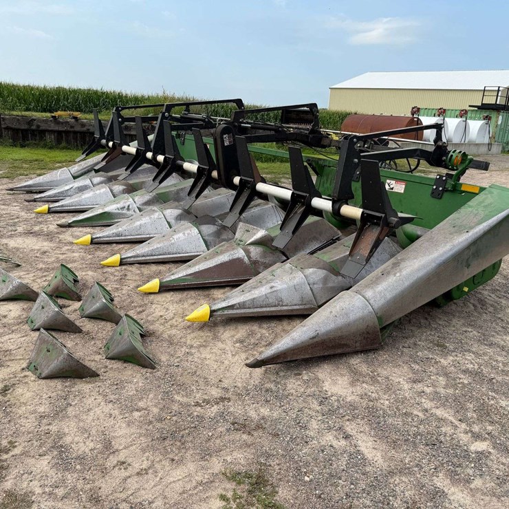 JOHN DEERE 843