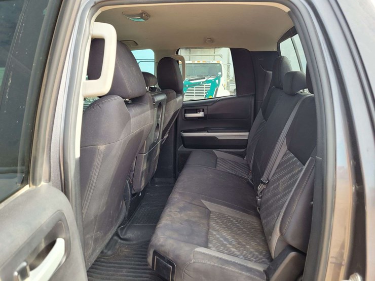 2019-toyota-tundra-sr5-image-6
