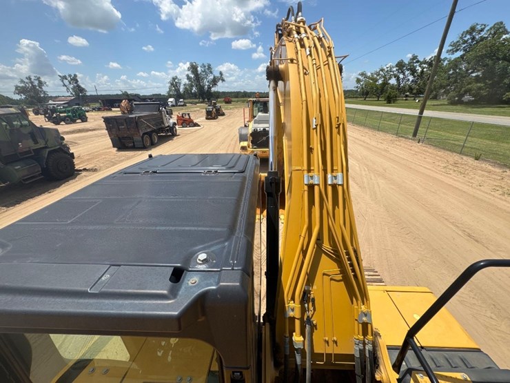 2018-caterpillar-320gc-image-22