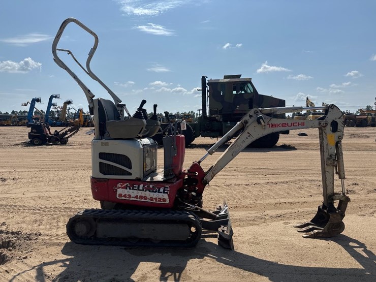 takeuchi-tb210r-image-5