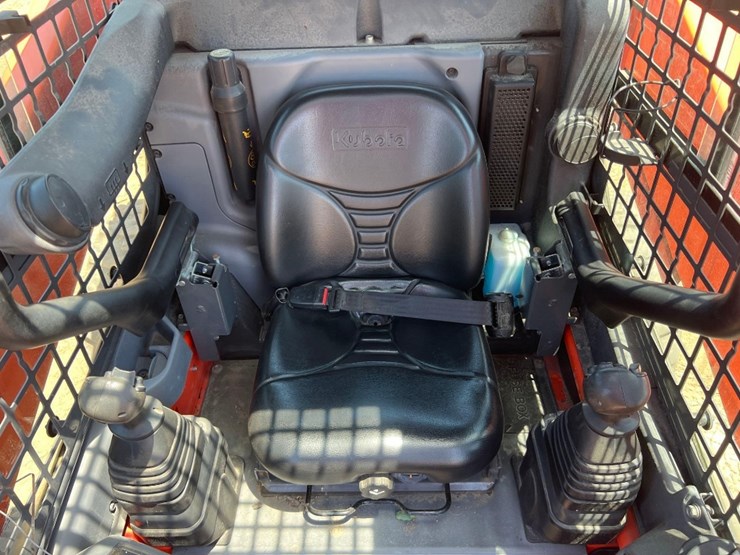 2020-kubota-ssv75-image-23