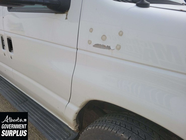 2013-ford-cargo-image-34