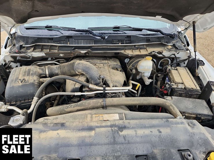 2015-ram-1500-slt-image-18