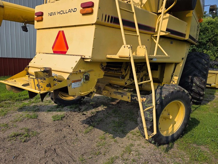 new-holland-tr87-image-18