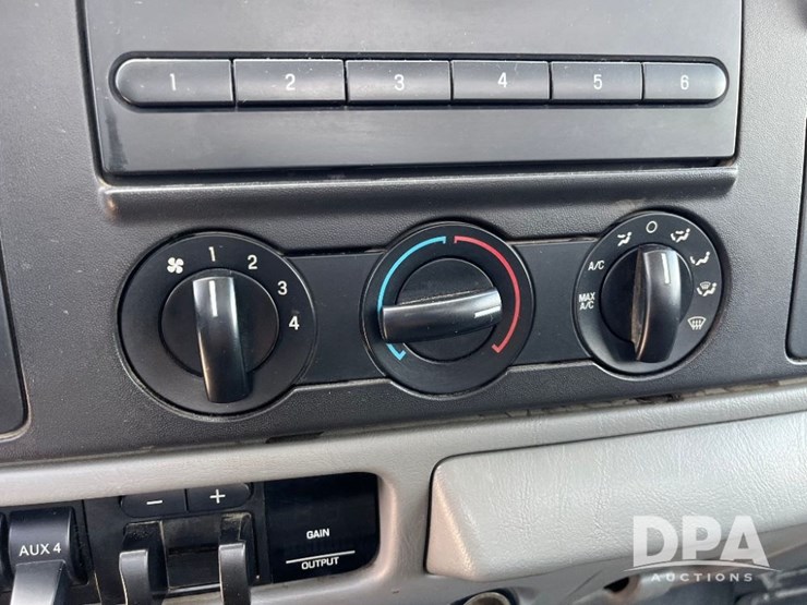 2007-ford-f450-xl-image-54