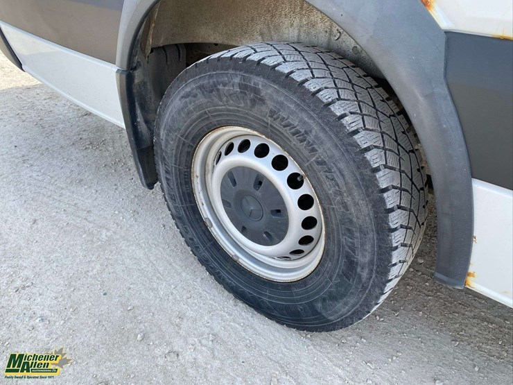 2016-mercedes-benz-sprinter-2500-image-13