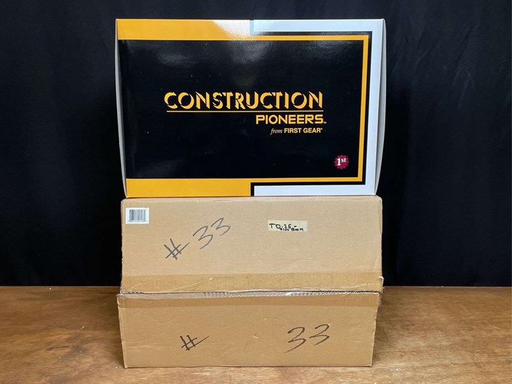 1/25-ih-td-25-crawler-w/side-boom-nib-1st-gear-image-12
