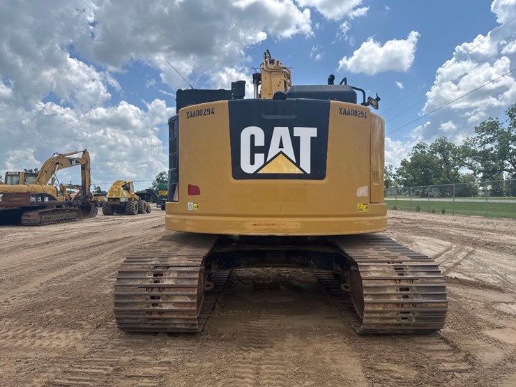 2016-caterpillar-325fl-image-7