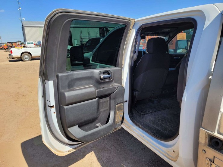 2021-chevrolet-silverado-2500-image-5