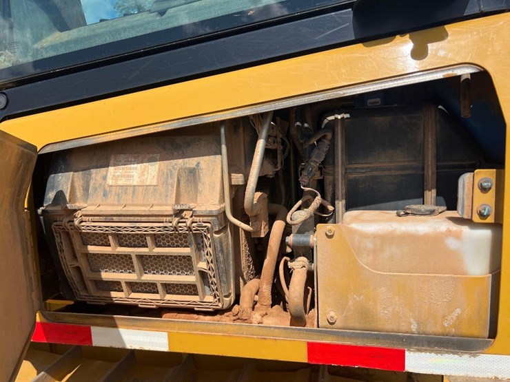 2019-caterpillar-d5k2-lgp-image-31