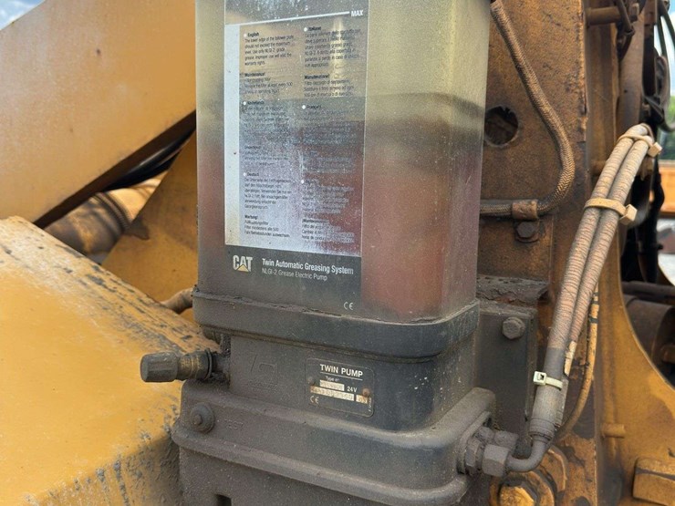 caterpillar-938h-image-16