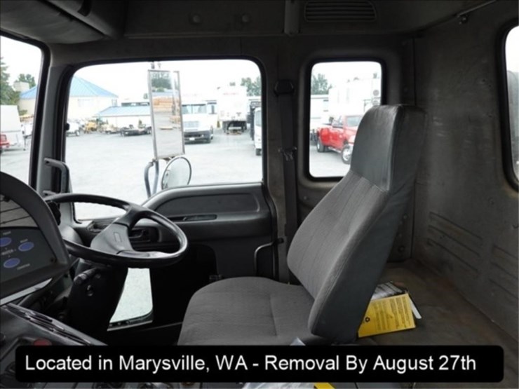 2002-gmc-t7500-image-11
