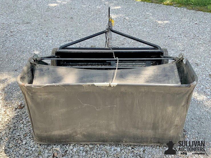 huskee-42”-lawn-sweep-image-6
