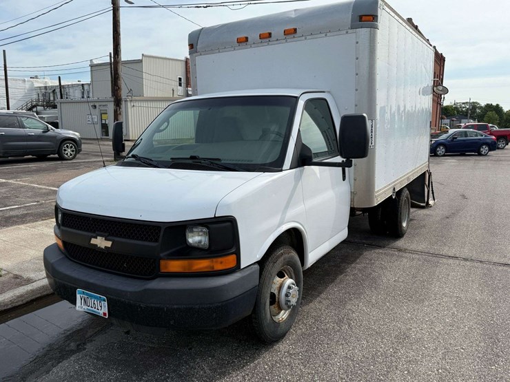 2009-chevrolet-express-3500-image-37