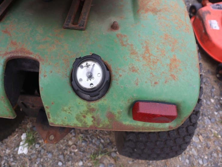 john-deere-300-image-16