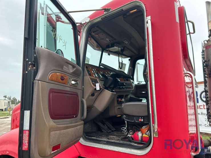 2009-peterbilt-384-image-20