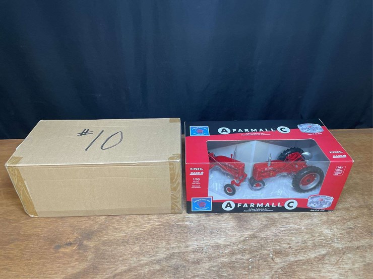 1/16-farmall-a-+-c-set-2016-ihc-wisconsin-nib-ertl-image-4
