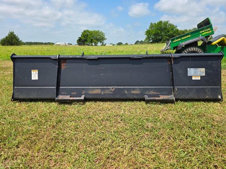 2022-jcb-3ts-8t-image-39