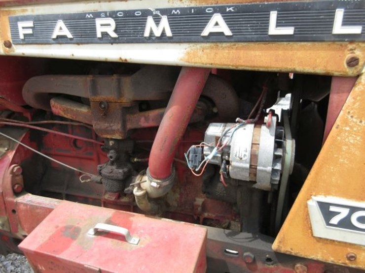 ih-farmall-706-tractor-image-5