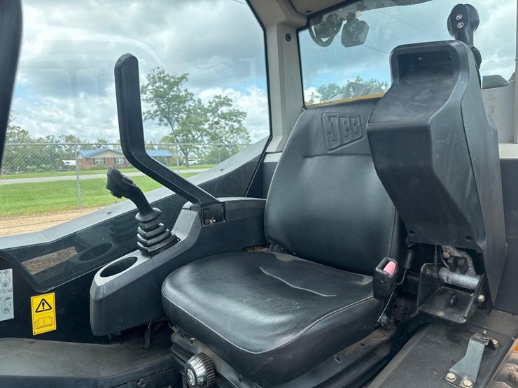 2015-jcb-320t-eco-image-21