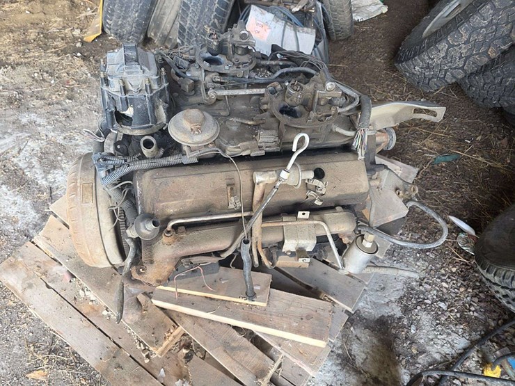 1982-chevrolet-camaro-z28-engine,-305-cross-fire-injected-v8,-ran-strong-when-removed-image-5