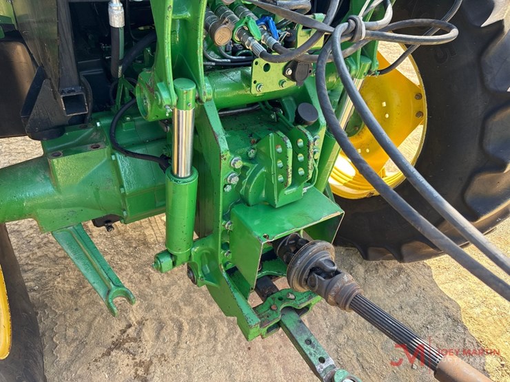john-deere-6105e-image-10