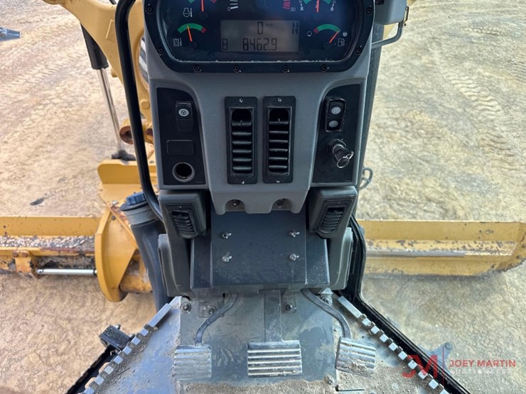 2010-caterpillar-140m-vhp-plus-image-30