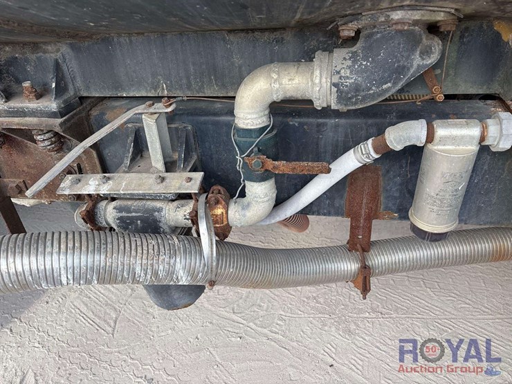 2004-sterling-l8500-image-40