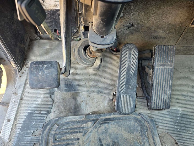 1998-cummins-m11-image-51