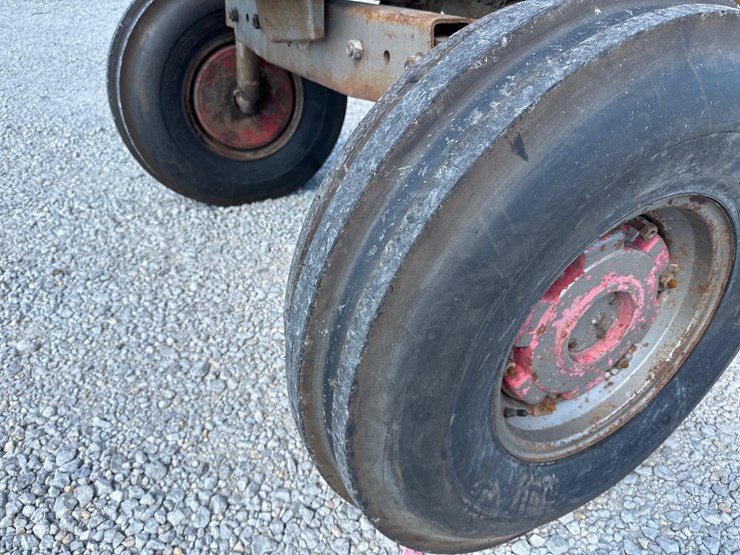 massey-ferguson-1085-image-11