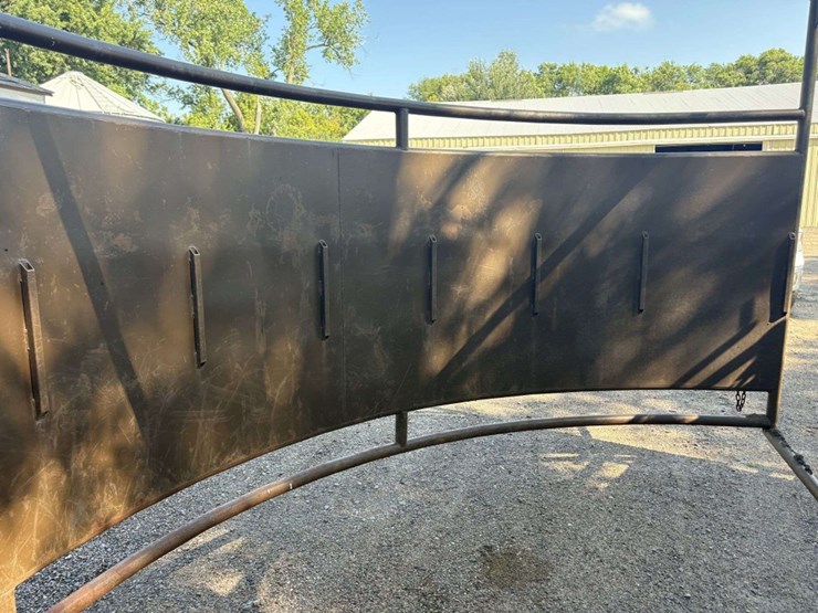 bz-welding-portable-cattle-tub/alley,-adjustable-width-alley,-slide-gates-on-both-ends-of-alley,-tub-image-22