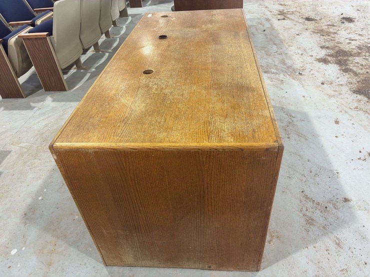 wooden-desk-image-3
