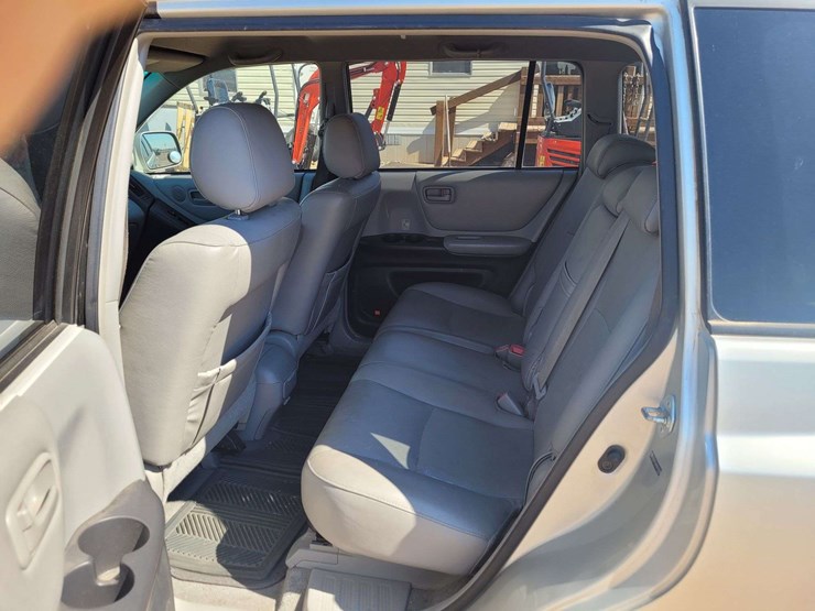 2005-toyota-highlander-image-6