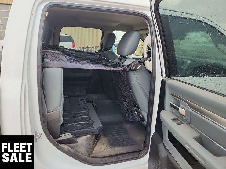 2015-ram-1500-slt-image-13