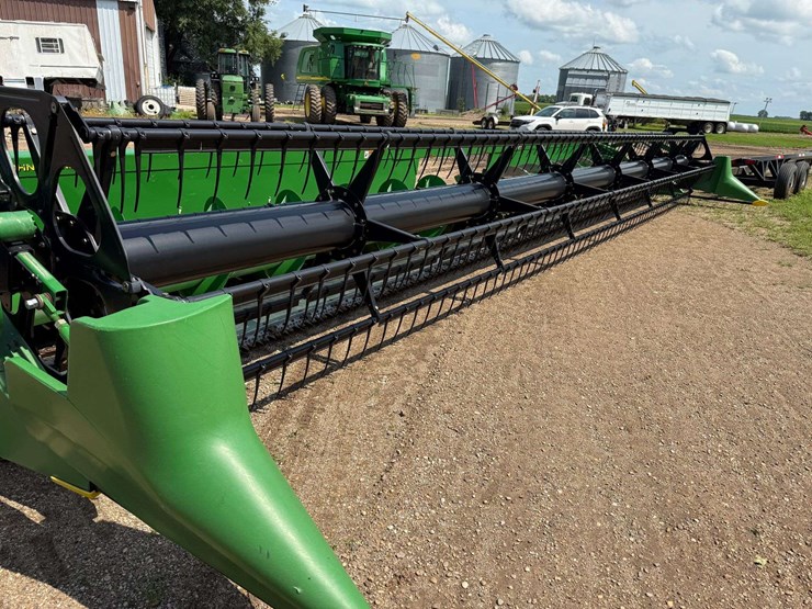 2011-john-deere-635f-image-3