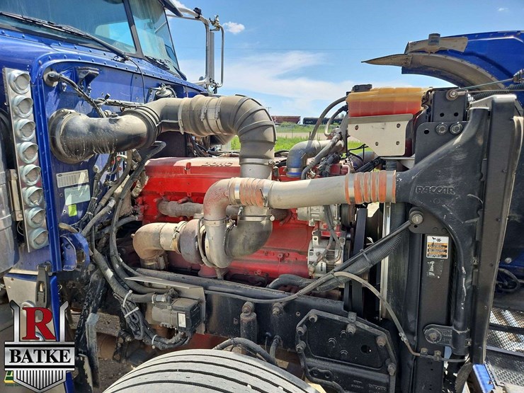 2009-peterbilt-388-image-24