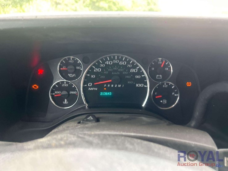2017-chevrolet-express-2500-image-9