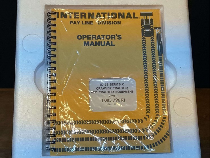 1/25-ih-td25-crawler-nib-1st-gear-image-2