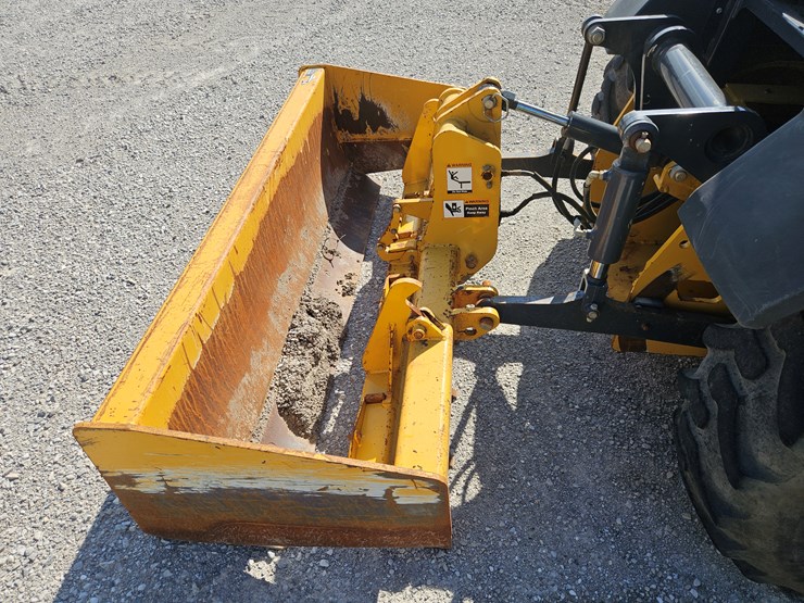 2018-deere-210l-image-19