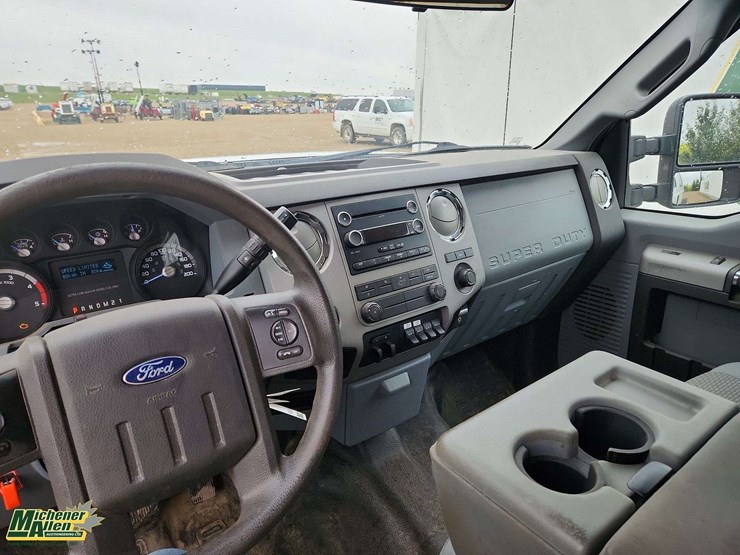 2016-ford-550-image-8