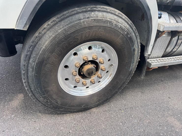 2018-western-star-4700sb-image-11