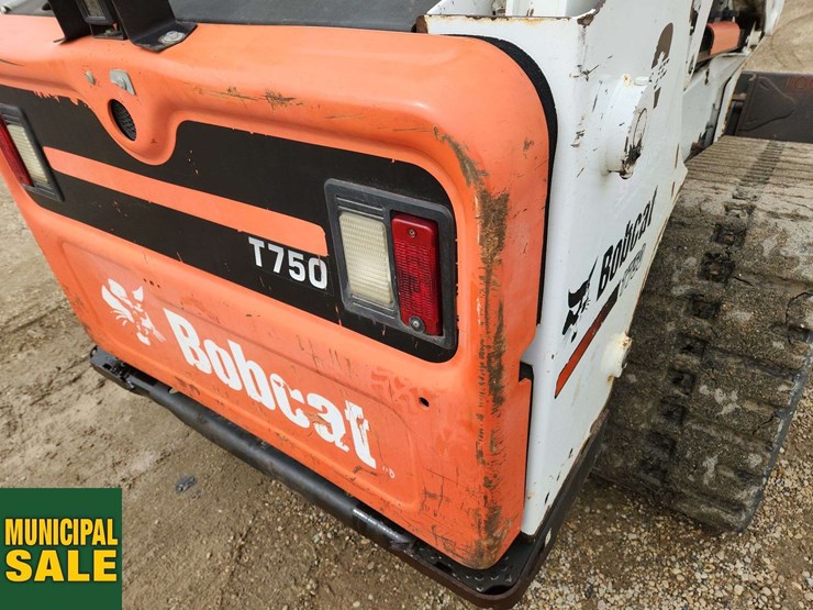 2014-bobcat-t750-image-26