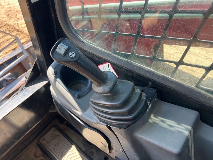 2014-takeuchi-ts70r-image-20